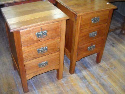 KIMS CREATIONS.  PAIR OAK BEDSIDE CABINETS
