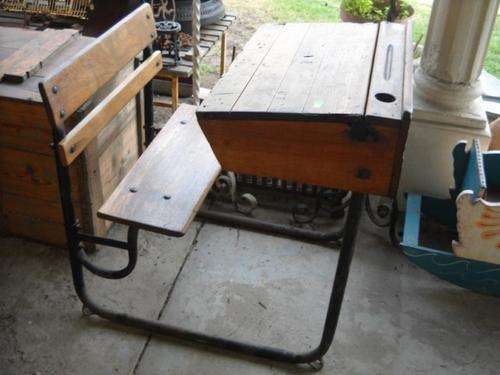 CRAZY PRICE!!! R1 NO RESERVE.  CHILD'S SINGLE SEATER SCHOOL DESK