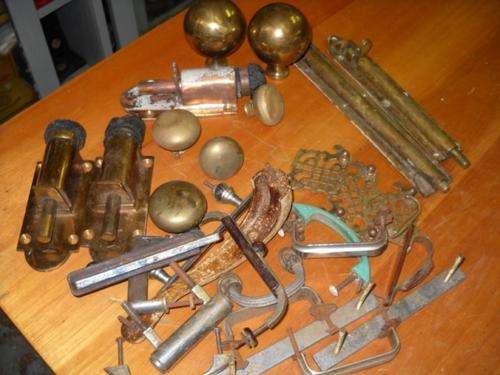 BEAUTIFUL BRASS SLIDING BOLTS, HINGES, OLD HANDLES AND OTHER ODDS AND ENDS
