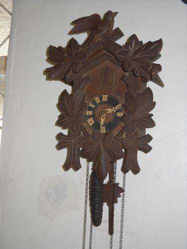 CUCKOO CLOCK  !!!!R1 NO RESERVE!!!!