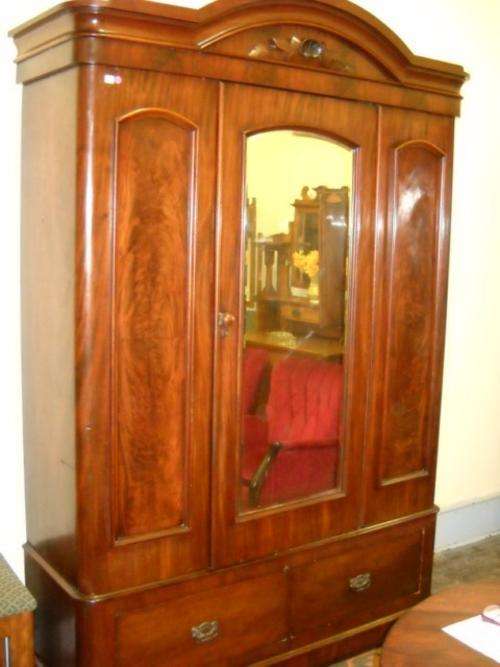 STUNNING VICTORIAN WARDROBE WITH CARVING AND BEVELLED MIRROR - HAS HANGING SPACE AND DRAWERS