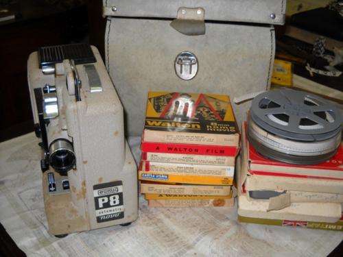 CRAZY PRICE!!! R1 NO RESERVE!!!  OLD 8mm PROJECTOR AND FILMS
