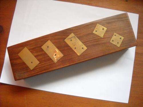 DICE & DOMINOES IN WOODEN BOX  !!!R1 NO RESERVE!!!