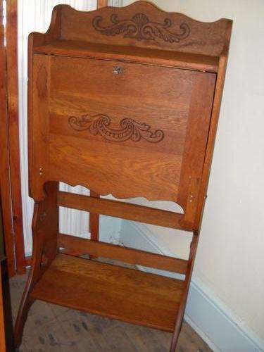 vERY SWEET LADIES WRITING DESK SOLID OAK!!!!CRAZYYYYYY!!!!!R1 NO RESERVE!!!!