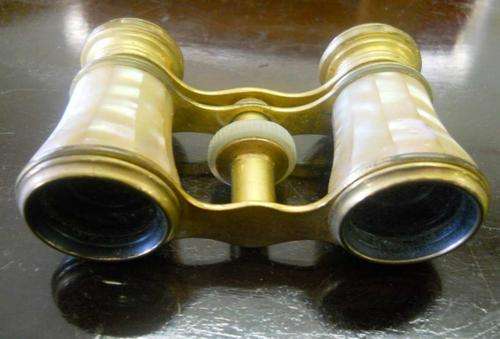 Gorgeous Mother of Pearl Opera glasses
