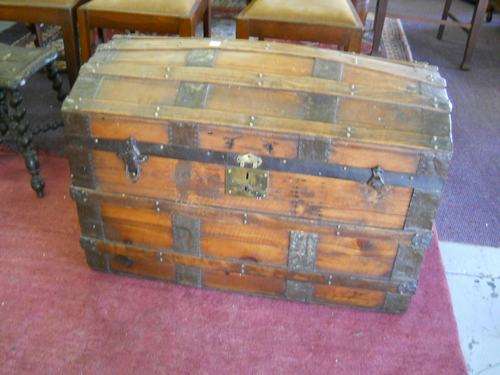 Old ship kist dome shaped.