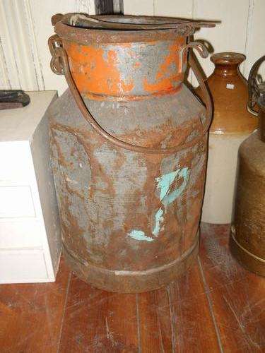Lovely old milkcan plenty" HOUDING"Crazy R1 no reserve!!!