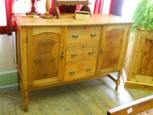 SIDEBOARD YELLOWOOD???
