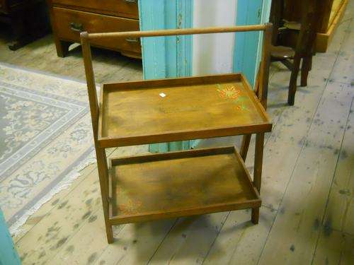 FOLD-UP TRAY