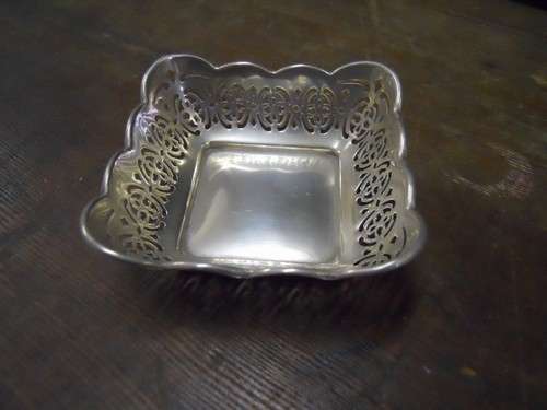 Super silver sweet dish soo smart!!Crazy R1 no reserve!!!!