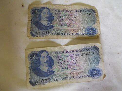 very old sa R2 notes Crazy R1 no reserve!!!