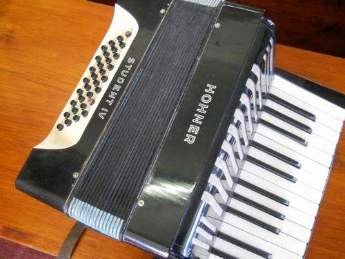 Old Hohner accordian!!!