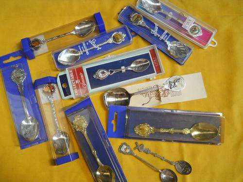 COLLECTABLE SPOONS LOT  !!!R1 NO RESERVE!!!