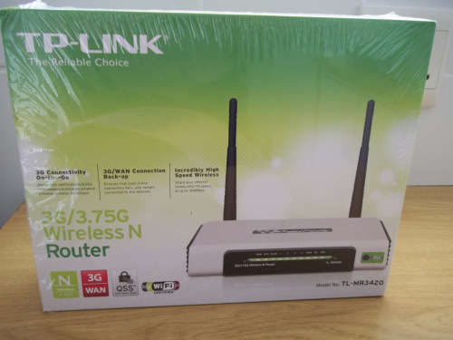 TP-LINK N 3G/3.75G Wireless Router plus 2 x 300 Mbps High Gain Wireless N USB Adapters