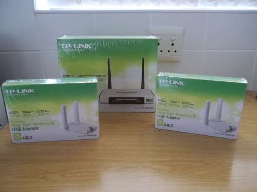TP-LINK N 3G/3.75G Wireless Router plus 2 x 300 Mbps High Gain Wireless N USB Adapters