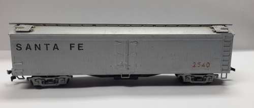 HO Scale wagon - Box Car - Sante Fe   R1 START!!!