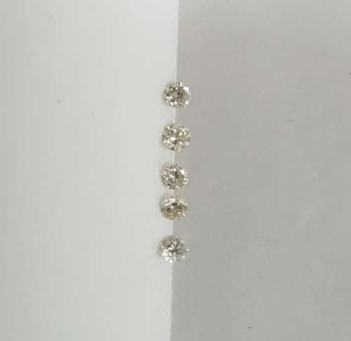 Natural Diamonds - 3 pointers Colour H Clarity VS1 - 5 available
