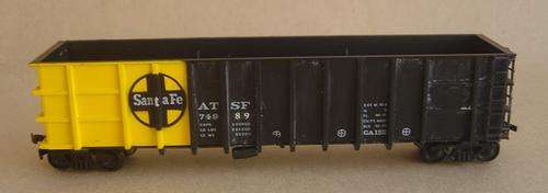 Roundhouse(MDC) HO Scale Wagon - Gondola - Sante Fe