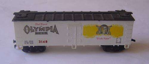 LIFELIKE HO Scale Wagon -  40ft Box Car  - Olympia Beer