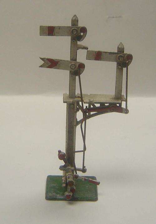 CRESCENT HO Scale Signal