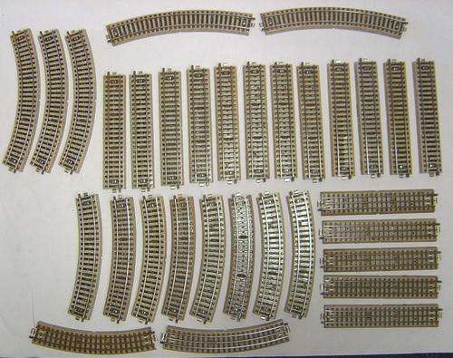 MARKLIN HO Scale M Track x 32 - ( 17 straits + 15 curves)