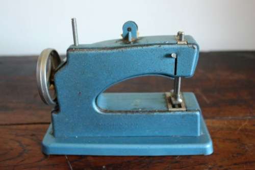 Vulcan Junior Sewing machine