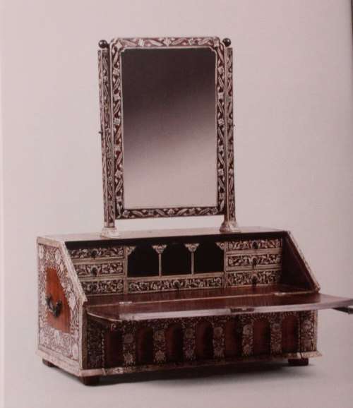 "Uit Verre Streken" (Dutch East Indian, Eastern and SA antiques)