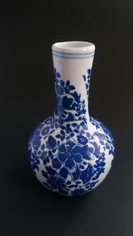 Early 20th century Chinese blue & white vase