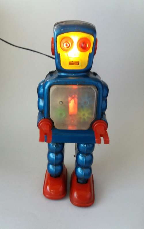 ICONIC! 1965 "Ko-Yoshiya" Hi-Wheel tin robot- in working order!