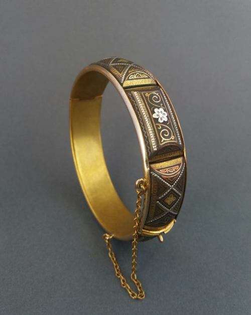 Vintage Damascene hinged bangle