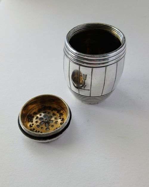 Elkington silver plated pounce pot