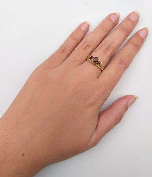 Retro deep red garnet and 9ct gold ring