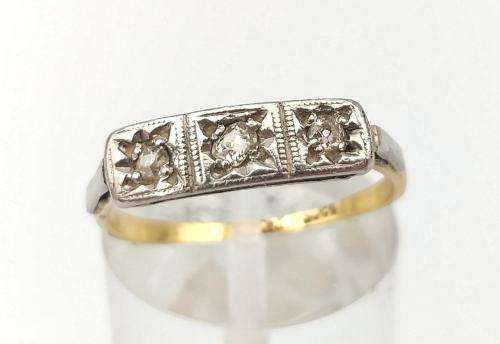 Antique 18ct gold and platinum ring set with three diamonds