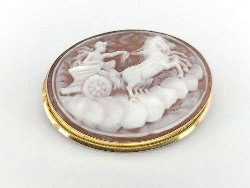 18ct gold Apollo cameo