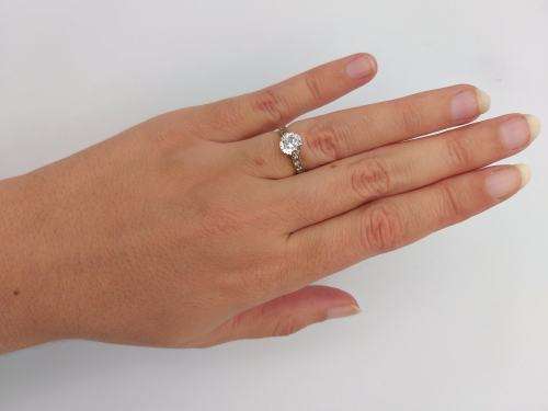 Vintage CZ solitaire set in 9ct gold