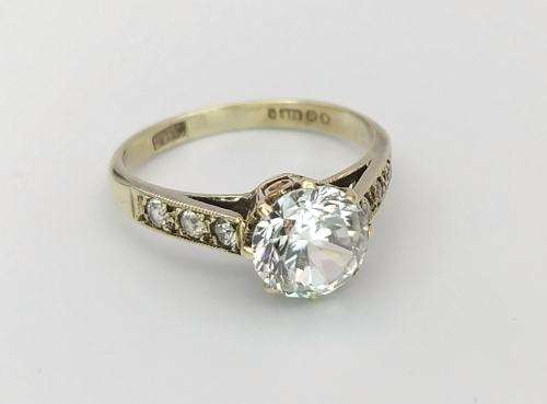 Vintage CZ solitaire set in 9ct gold