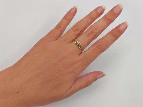 9ct gold "MUM" ring