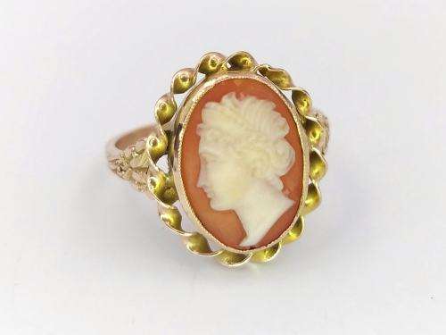 Vintage 9ct gold Italian cameo ring