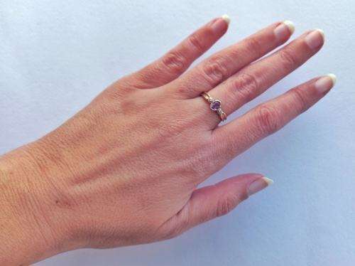 9ct amethyst and diamond ring