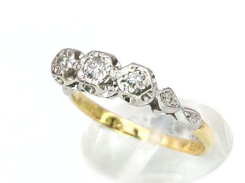 18ct gold triple diamond ring