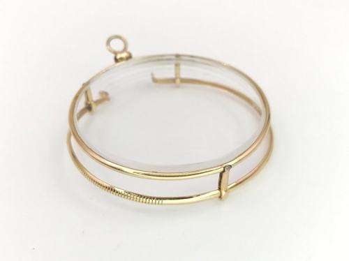 9ct gold monocle pendant