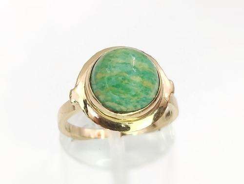 9ct gold & green amazonite ring