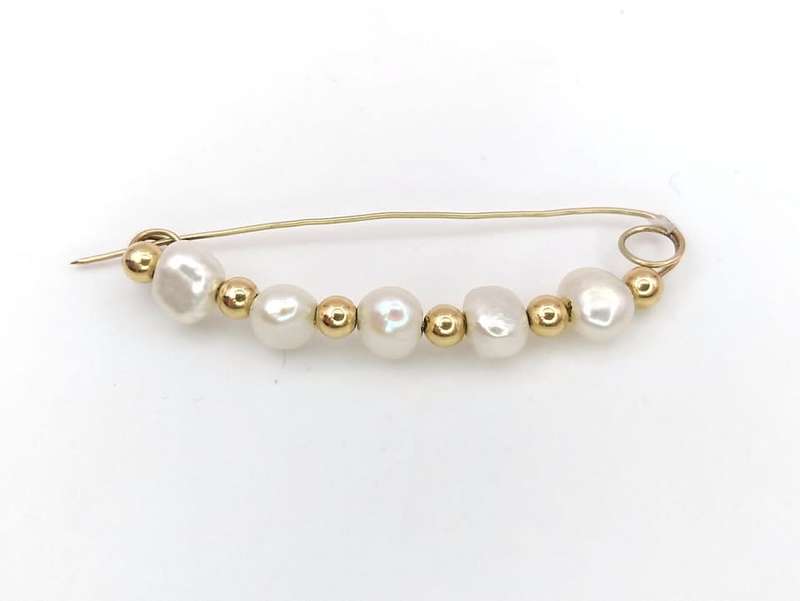 Pretty 9ct gold and pearl brooch, handmade