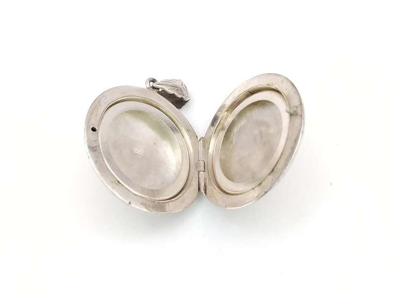Sterling silver engraved round photo locket