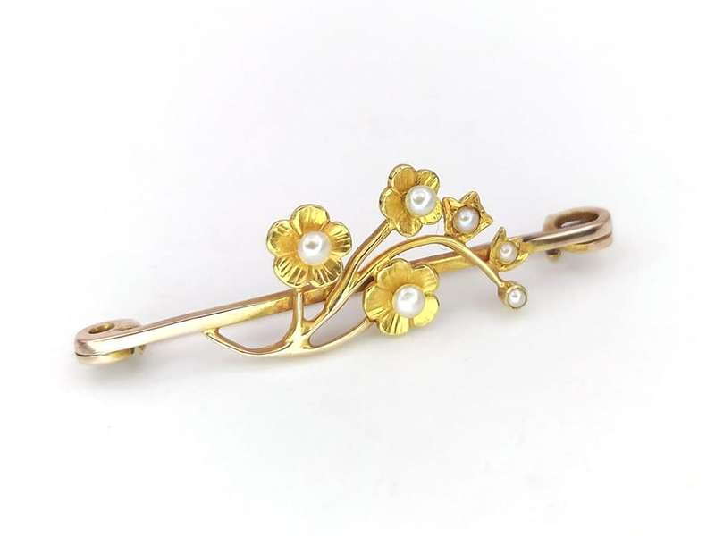 Edwardian 14ct gold & seed pearl brooch