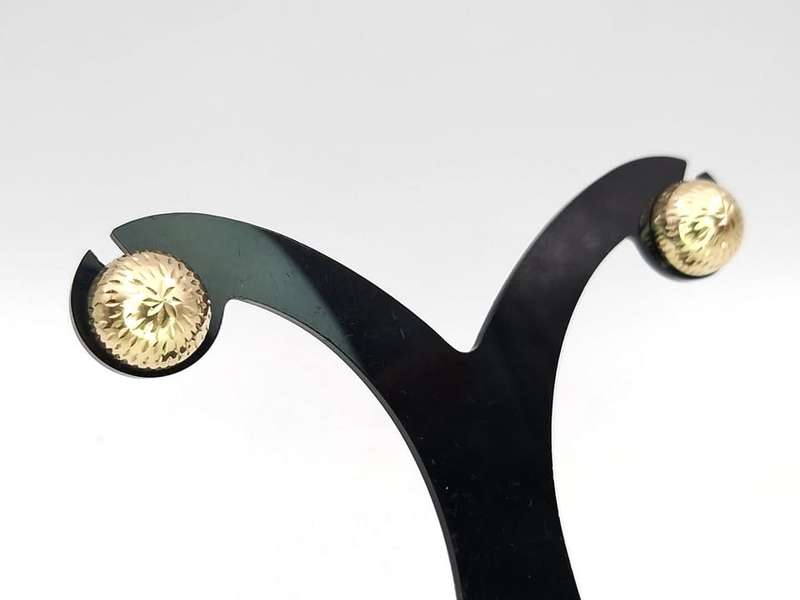 Classic round 9ct gold studs