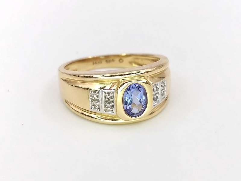 Beautiful 14ct gold tanzanite & diamond ring