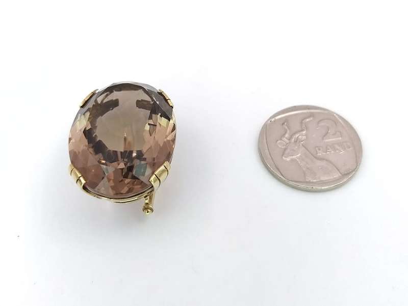 Impressive 9ct gold smoky topaz pendant