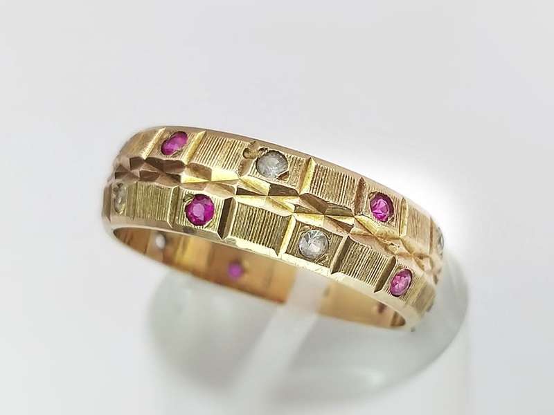 Vintage 9ct gold ruby and diamond wedding band