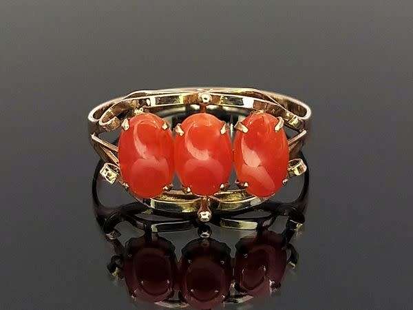 Antique 14ct rose gold & red carnelian ring